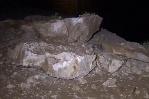 ArgolidaPortal.gr Ναύπλιο - Πτώση βράχων στην Αρβανιτιά και απαγόρευση διέλευσης