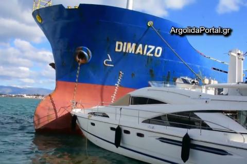 ArgolidaPortal.gr Ναύπλιο: Φορτηγό πλοίο έπεσε πάνω σε σκάφη